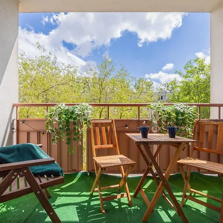Apartmán Charming Family With Balcony In Praga Polnoc District By Renters *